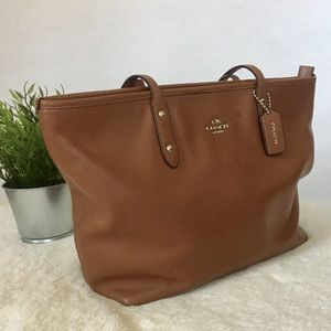 Coach City Zip Tote Bag in Crossgrain Leather